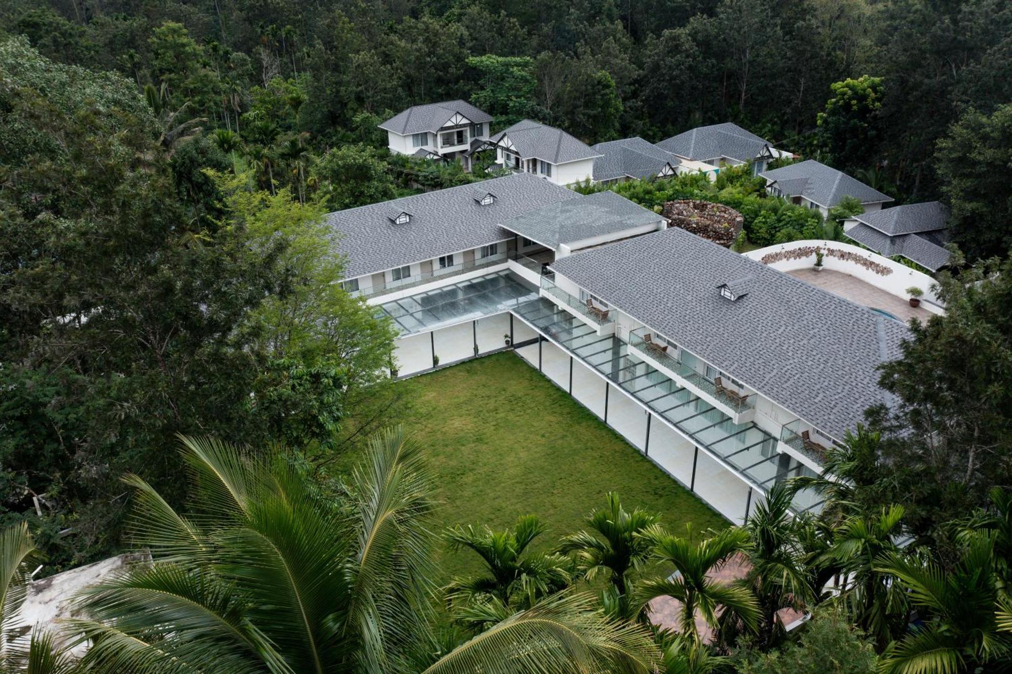 Inventree Aranya Resort & Spa Madikeri Buitenkant foto