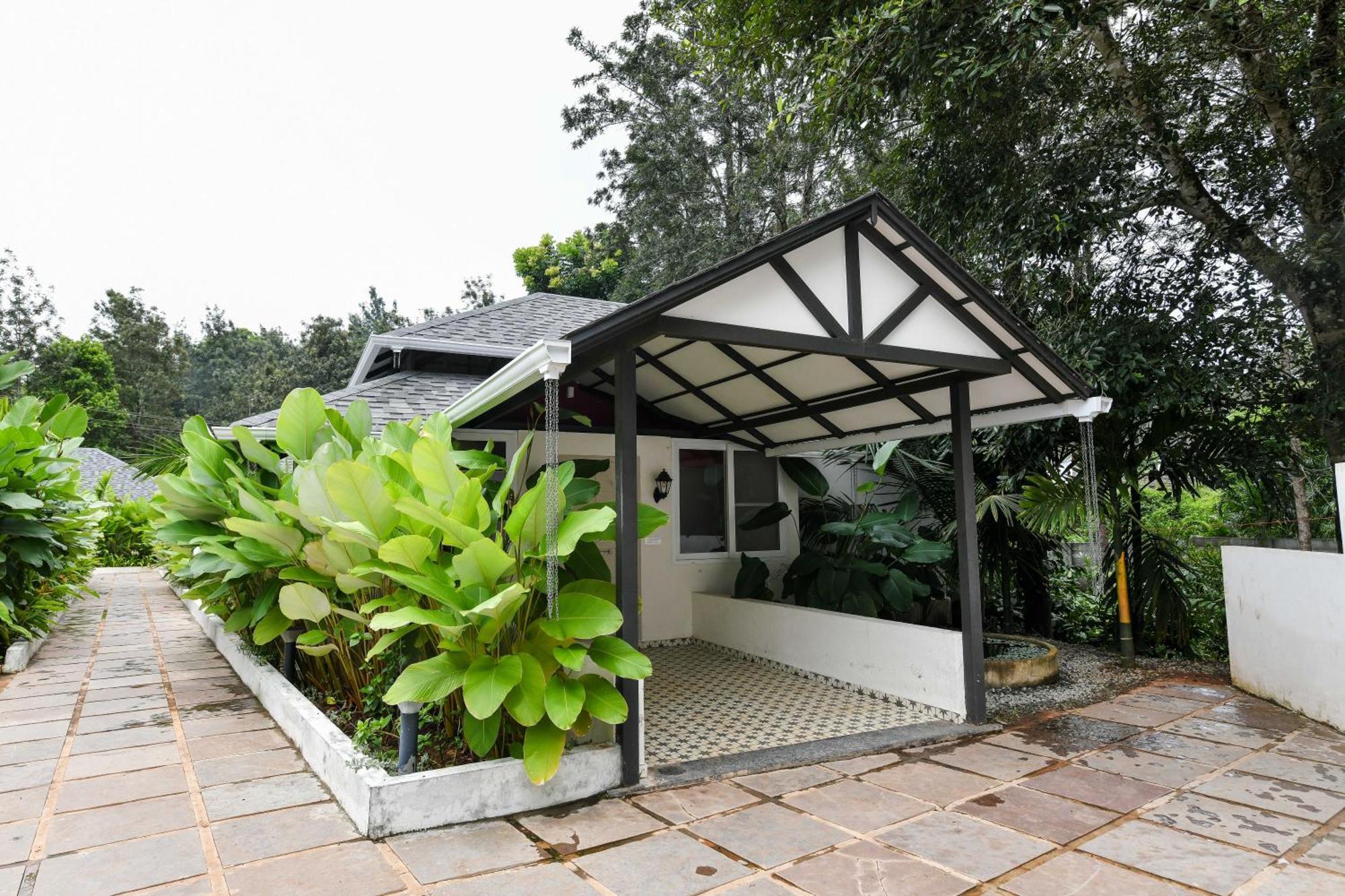 Inventree Aranya Resort & Spa Madikeri Buitenkant foto
