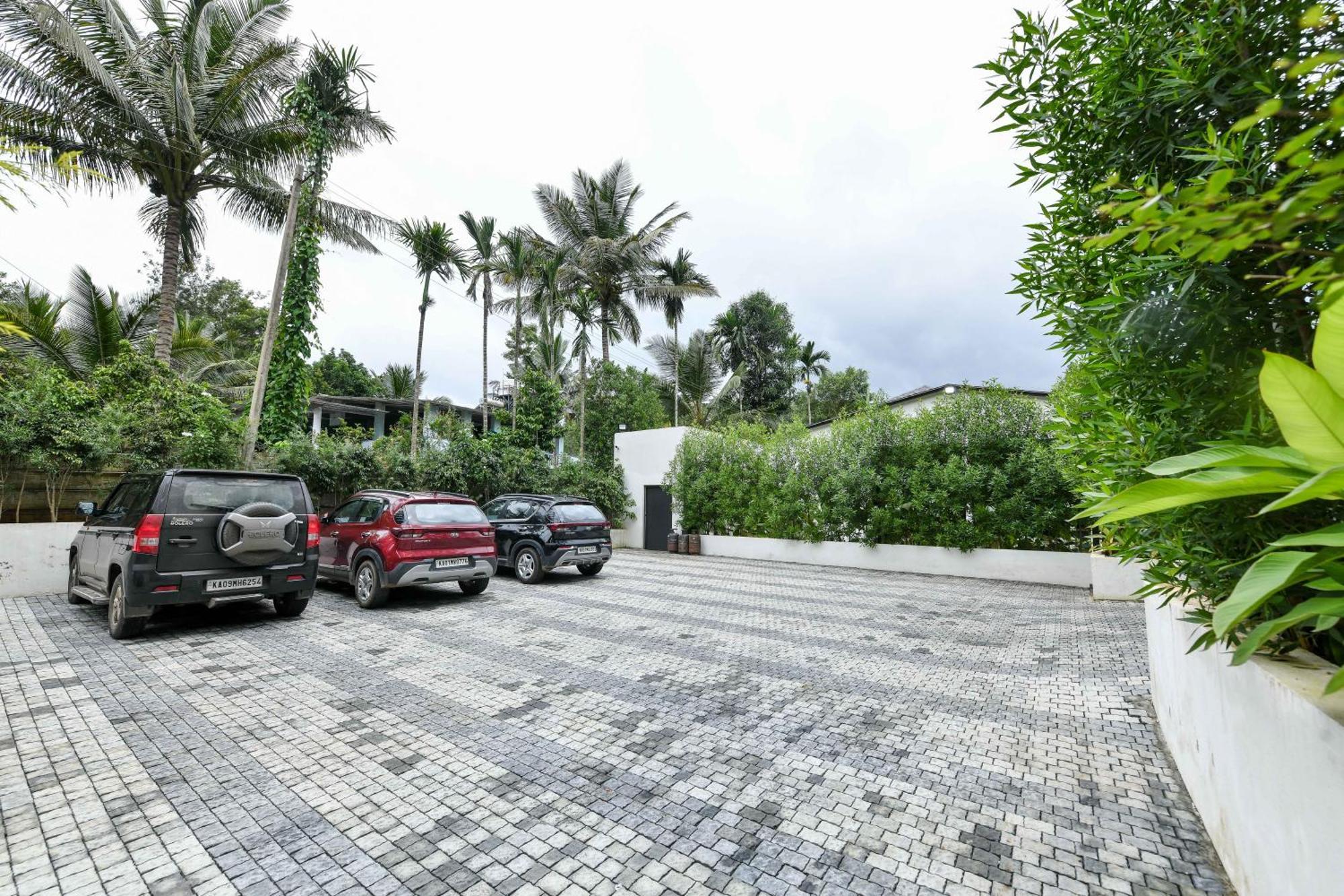 Inventree Aranya Resort & Spa Madikeri Buitenkant foto