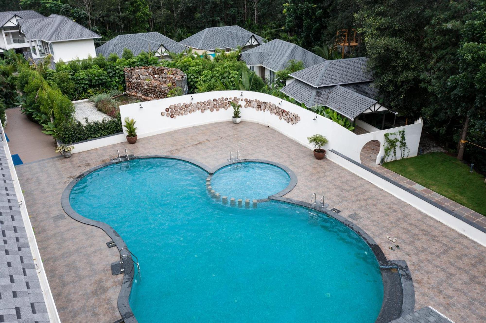 Inventree Aranya Resort & Spa Madikeri Buitenkant foto