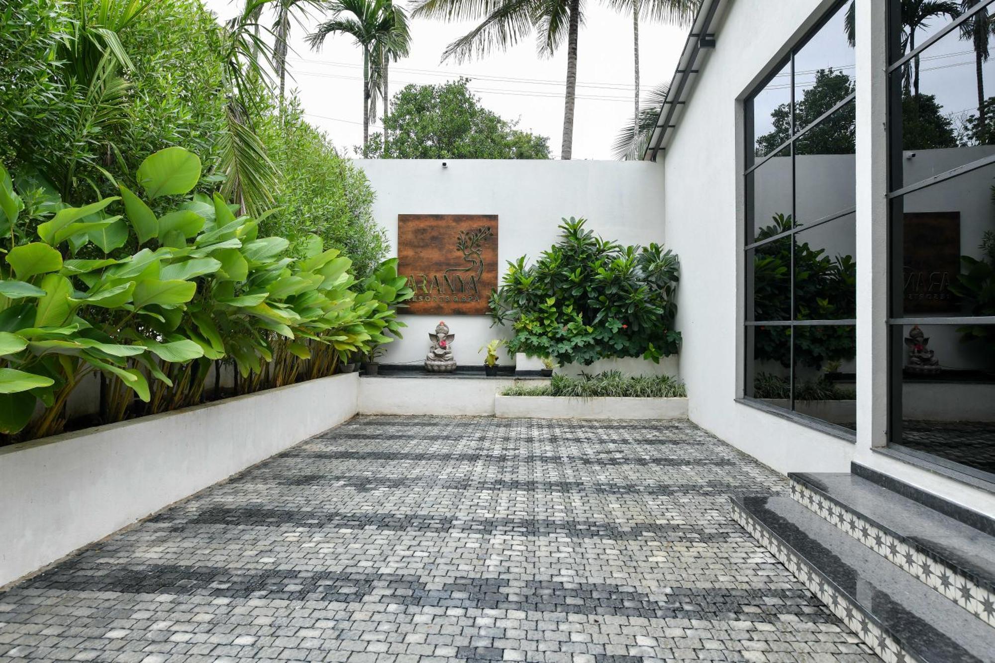 Inventree Aranya Resort & Spa Madikeri Buitenkant foto